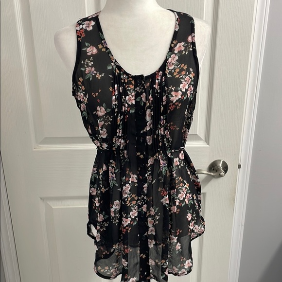 Point Zero Black Pink Floral Button Down Pleated Font & Back Tie at Back Size M - Picture 11 of 11